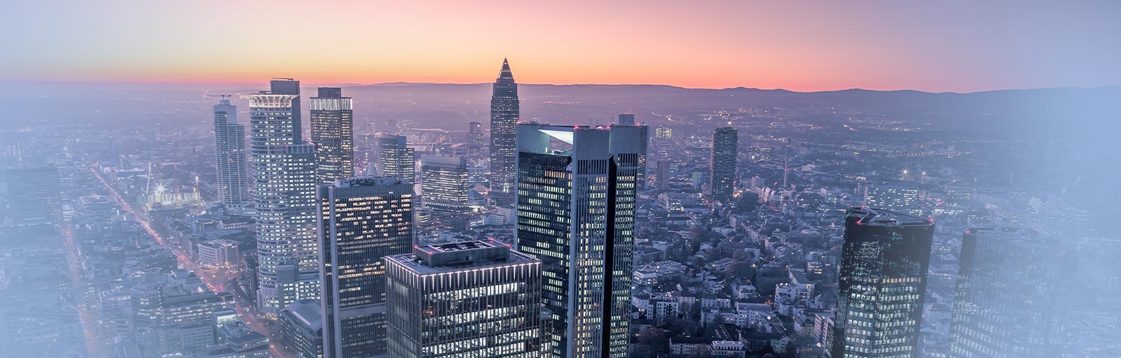 Frankfurt am Main, hell erleuchtet, dank elektrischer Energie